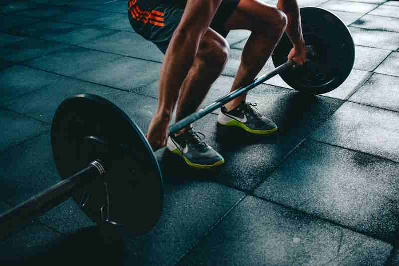 Gimnasio y pesas